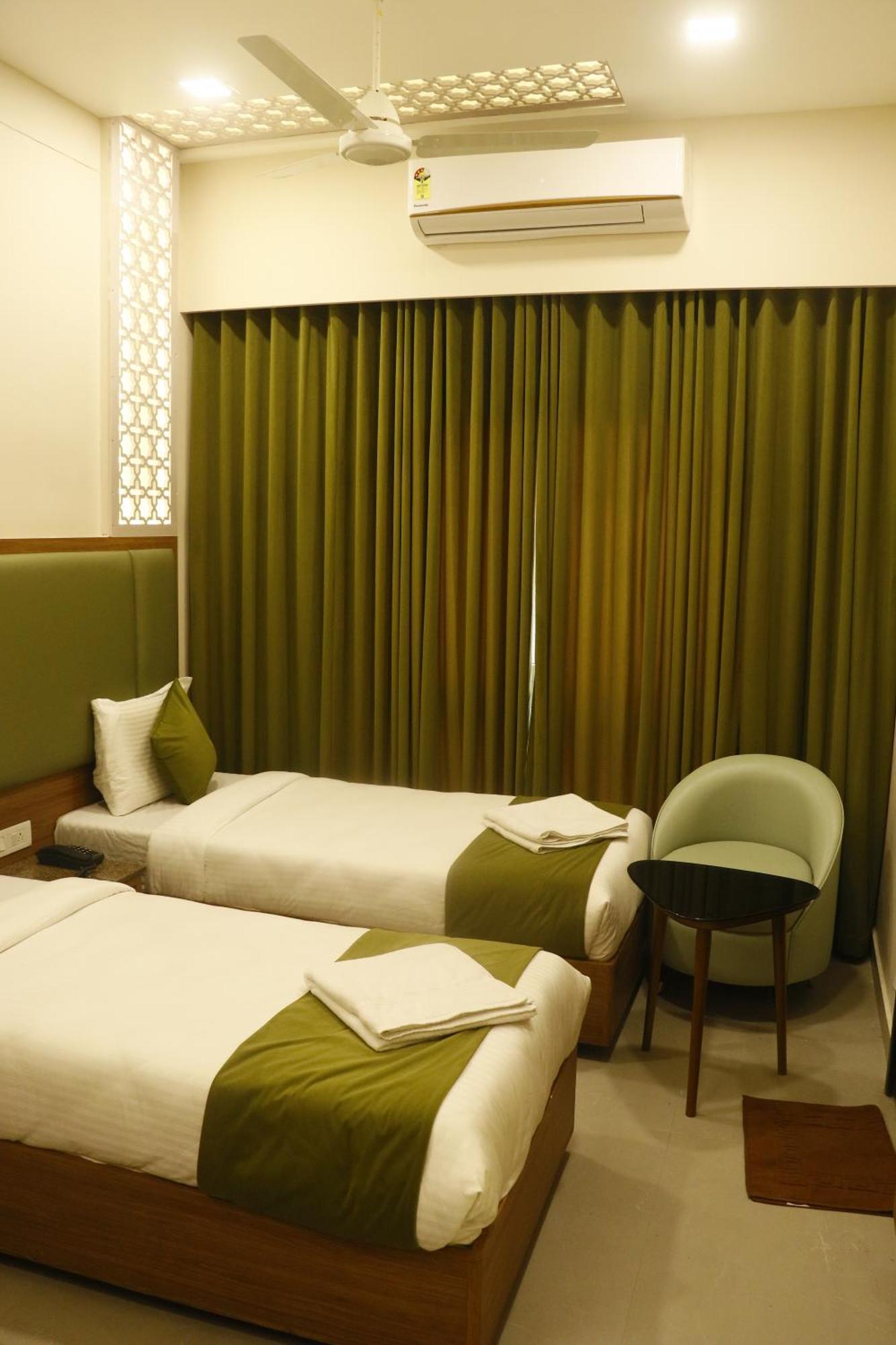 Hotel Cosmo Grande 2*